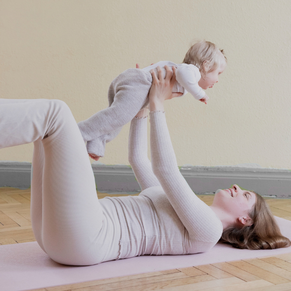 CarolineWagler_RueckbildendeKoerperarbeit_MamamitBaby